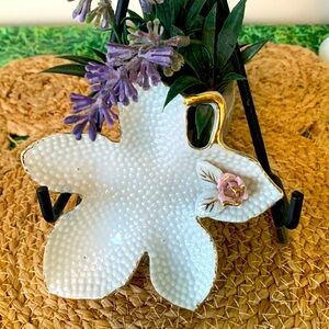 Vintage Leaf trinket dish with pebbled texture and flower detail